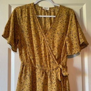 Flattering top in the perfect color!